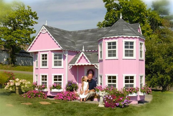 Casa de jardín rosa estilo Victoriano