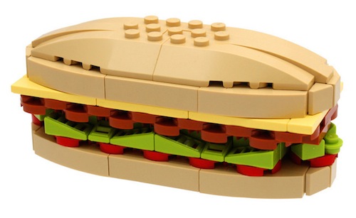 Bocata construido con bloques LEGO