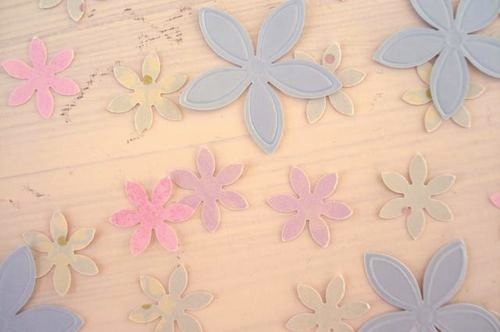 Flores de papel para decorar huevos de pascua