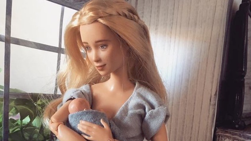 Barbie lactancia materna
