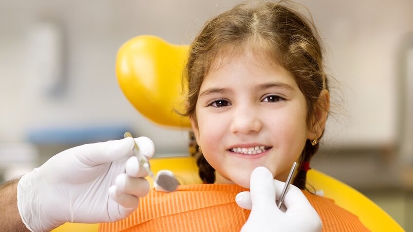 Salud dental de los niños cuando ir al dentista por primera vez