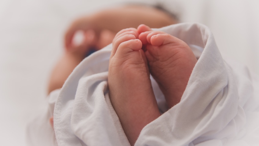 Nace el primer bebé con inmunidad frente al coronavirus