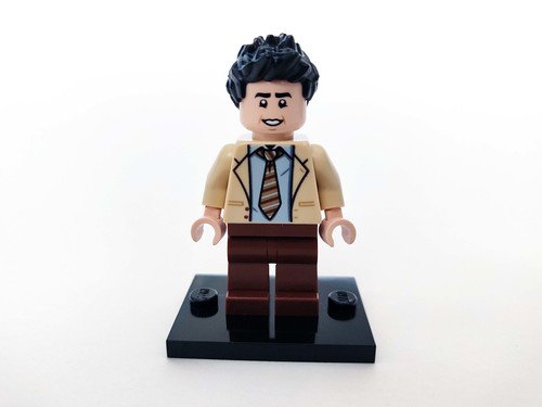 Minifigura de lego Ross Geller contento