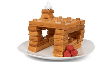 Gofres con forma de LEGO para construir un desayuno especial