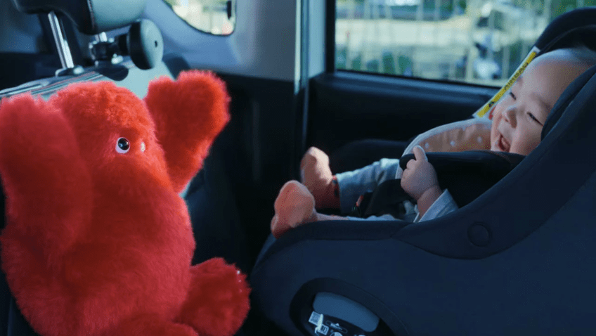 Juguete interactivo para viajar con un bebé en coche