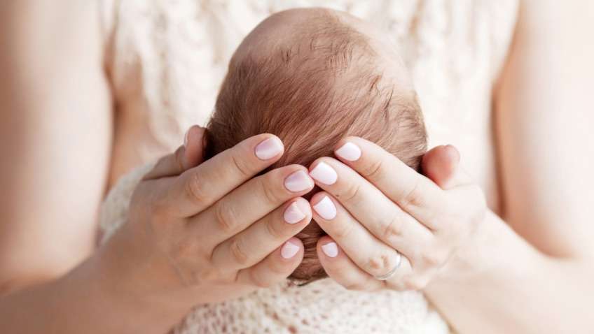 Ictericia en el neonato causas síntomas y tratamiento